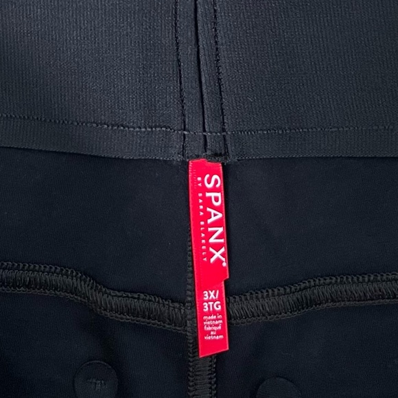 NWT Spanx Leather Like Faux Leather Ankle Pants in Luxe Black - Picture 3 of 7